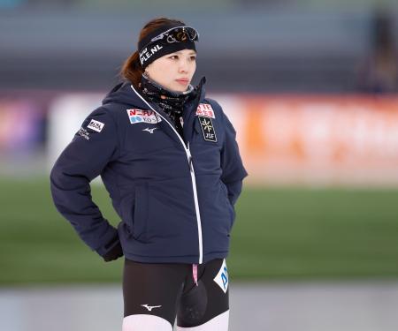 スピードスケートＷ杯第４戦を前に調整する佐藤綾乃＝ハーマル（共同）