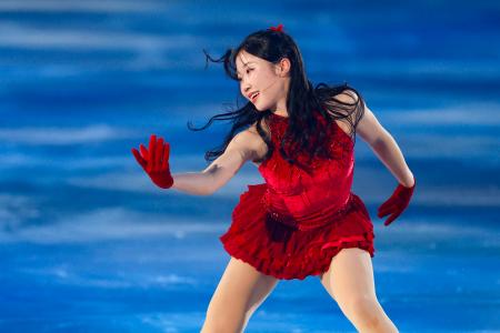 エキシビションで演技する中井亜美＝国立代々木競技場