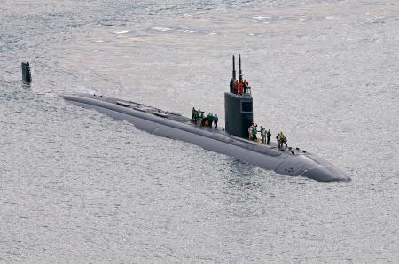 ２３日、韓国・釜山に入港する米海軍の原子力潜水艦「グリーンビル」（聯合＝共同）