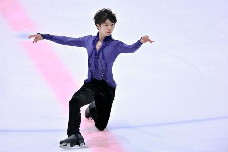 男子ＳＰ　演技する佐藤駿＝東京辰巳アイスアリーナ