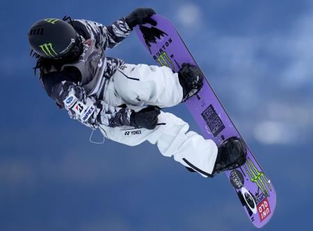 男子予選に臨む平野歩夢＝ラークス（共同）