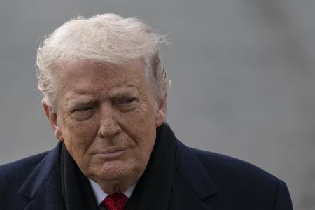 トランプ米大統領＝１６日、ワシントン（ゲッティ＝共同）