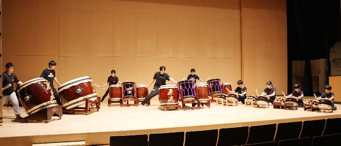 練習に励む三代目源流のメンバー