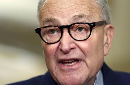 民主党上院のシューマー院内総務＝１３日、ワシントン（ロイター＝共同）