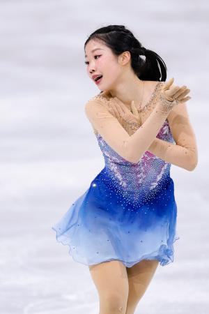 女子フリー　演技する中井亜美＝ミラノ（共同）