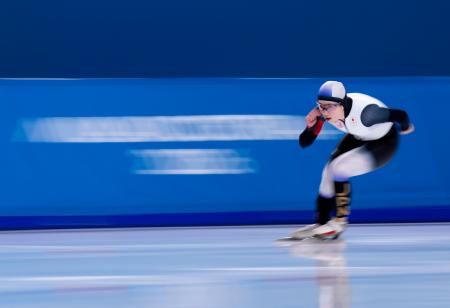 女子１５００メートル　滑走する堀川桃香＝ミラノ（共同）