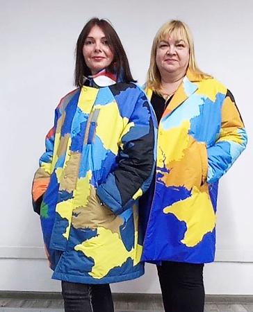 ミラノ・コルティナ冬季パラリンピックでウクライナ代表選手が着る予定だったユニホーム。同国の地図が描かれており、ＩＰＣが不許可とした（ウクライナ・パラリンピック委員会提供、共同）