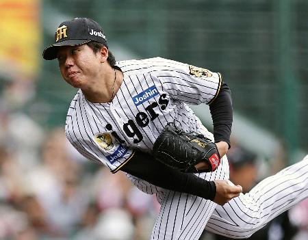 ３回無失点と好投した阪神・村上＝甲子園