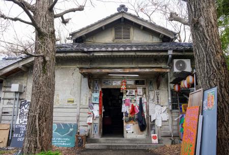 京都大吉田寮の「現棟」＝京都市左京区