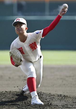 花巻東戦に先発した智弁学園・杉本＝甲子園