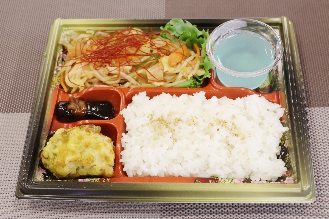 「血の池地獄」を連想させる「炎のプルコギ」などが入った「地獄めぐり弁当・バージョン２」は４月１０日から販売