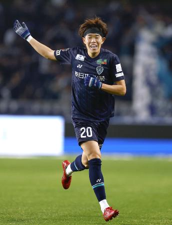 安藤智哉＝昨年４月