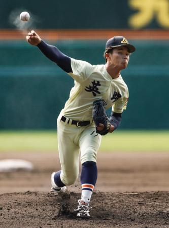 東北戦に先発した英明・松本倫＝甲子園