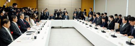 首相官邸で開かれた総合科学技術・イノベーション会議＝２７日午前