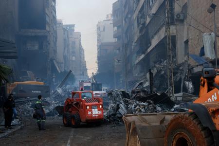 ８日、イスラエルの攻撃で被害を受けたレバノンの首都ベイルートにある集合住宅（ゲッティ＝共同）