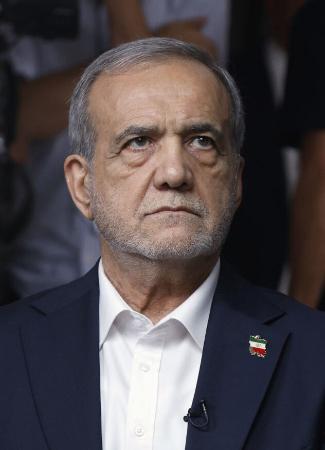 イランのペゼシュキアン大統領（ゲッティ＝共同）