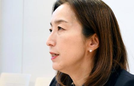 インタビューに答えるＡＩＳＩの村上明子所長