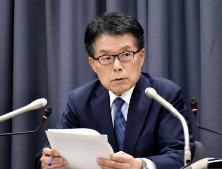 記者会見する財政制度等審議会財政制度分科会の増田寛也会長代理＝１７日午後、東京都千代田区