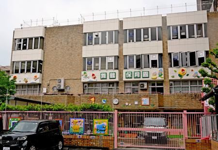 園児ら７人が搬送される事故があった舞鶴保育園＝２３日午後、福岡市