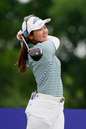 第２ラウンド、通算４アンダーで１１位の神谷そら＝メモリアルパーク・コース（共同）