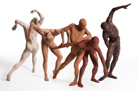 米メトロポリタン美術館が収蔵、展示するＳＯＭＡＲＴＡの無縫製ニット「スキンシリーズ」（ＳＩＮＹＡ　ＫＥＩＴＡ／ＲＯＬＬＵＰｓｔｕｄｉｏ、ＳＯＭＡ　ＤＥＳＩＧＮ提供、共同）