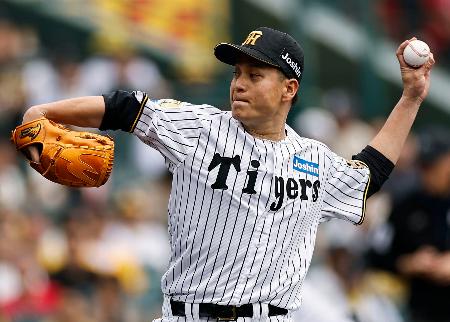 ７回無失点で今季初勝利を挙げた阪神・大竹＝甲子園