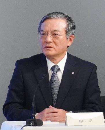 記者会見するＮＴＴの島田明社長＝２７日午後、東京都千代田区