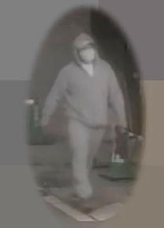 防犯カメラに写った高林輝行容疑者＝２９日（警視庁提供）