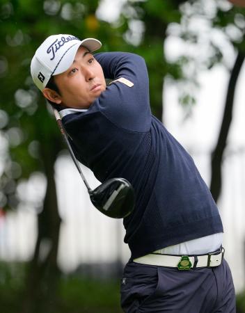 第１日、８アンダーで首位の前田光史朗＝名古屋ＧＣ和合