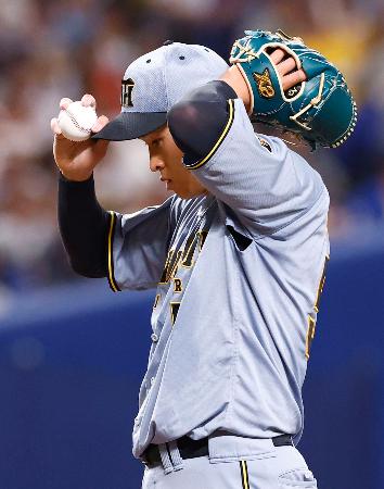 ３回、中日・村松に走者一掃の三塁打を許した阪神・早川＝バンテリンドーム