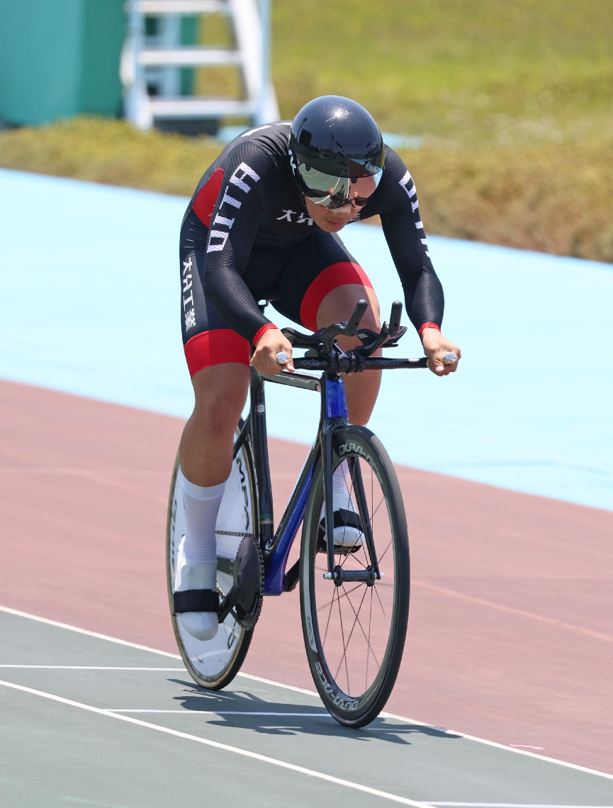 【男子１０００メートルタイムトライアル決勝】ペダルに力を込める大分工の甲斐田