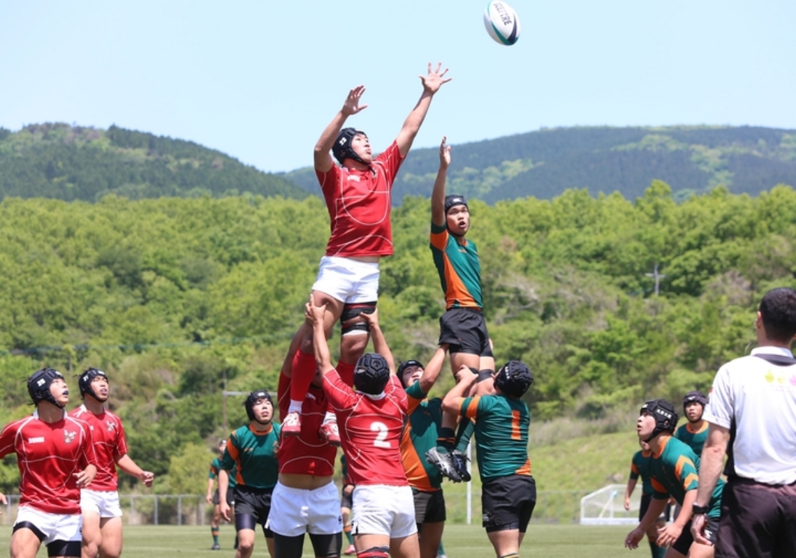 【１回戦・文理大付―大分工】熱戦を繰り広げる両チームの選手たち