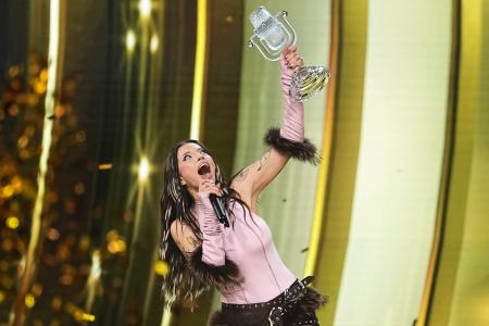 ユーロビジョンで優勝したブルガリア代表のダラさん＝１７日、ウィーン（ＡＰ＝共同）