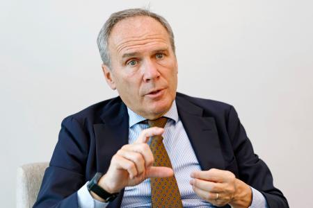 インタビューに答えるイタルガスのパオロ・ガッロＣＥＯ