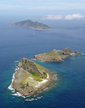 沖縄県の尖閣諸島＝２０１１年