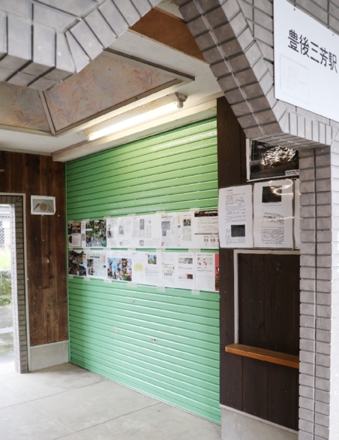 伝承館の開設を計画しているＪＲ豊後三芳駅の未使用倉庫＝日田市