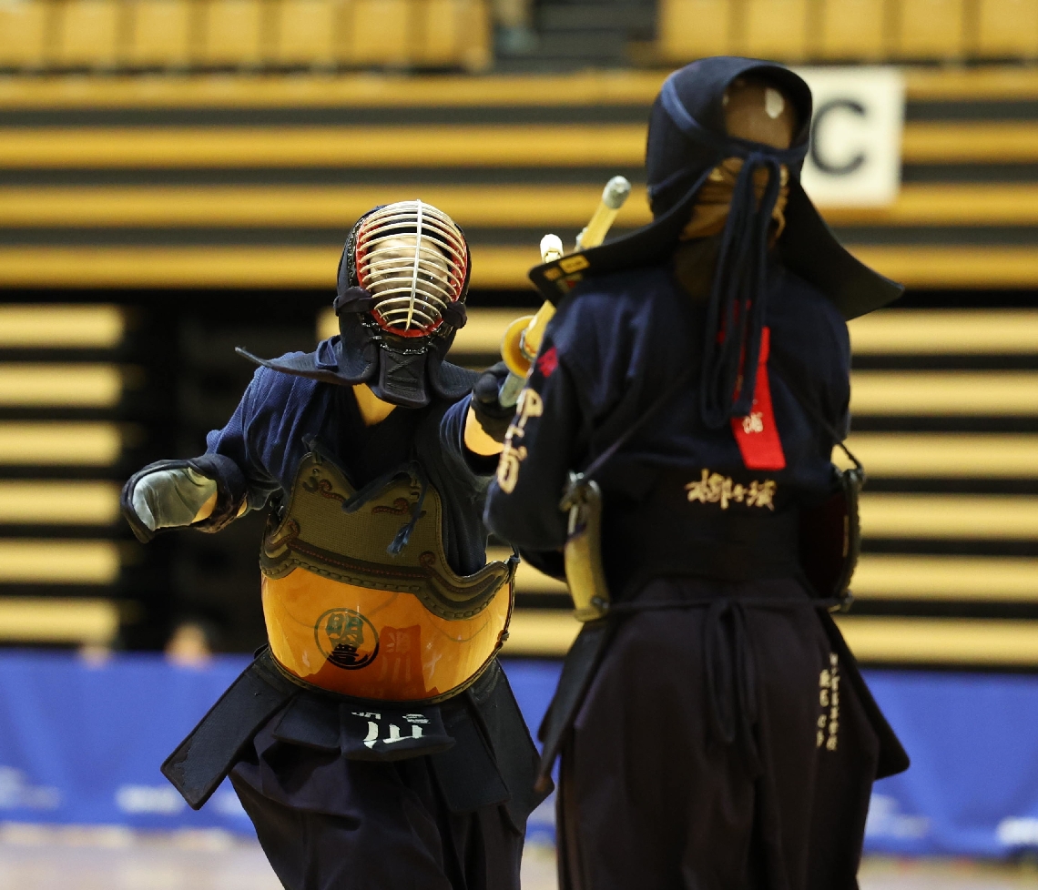 【女子団体決勝リーグ・明豊―柳ケ浦】粘り強く戦った明豊の大将・川浪（左）