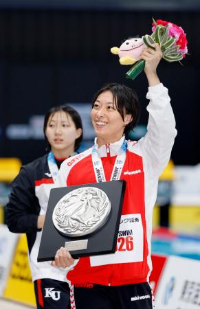 女子１００メートル平泳ぎで優勝した鈴木聡美＝東京アクアティクスセンター