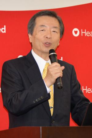 記者会見する「ハートシード」社長の福田恵一・慶応大名誉教授＝１２日午後、東京都千代田区