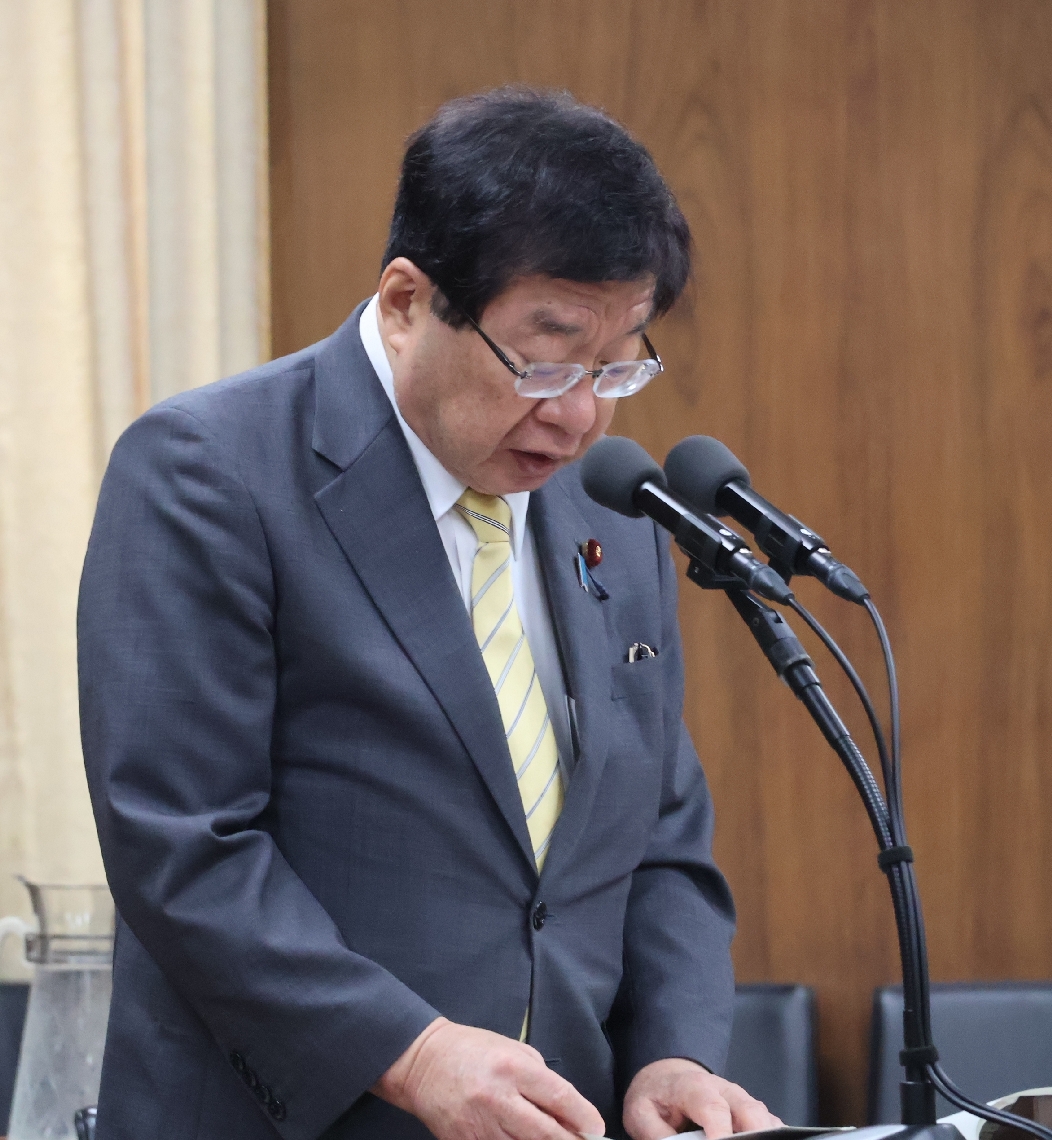衆院法務委員会で危険運転致死傷罪の改正案を説明する平口洋法相＝１７日、東京・永田町