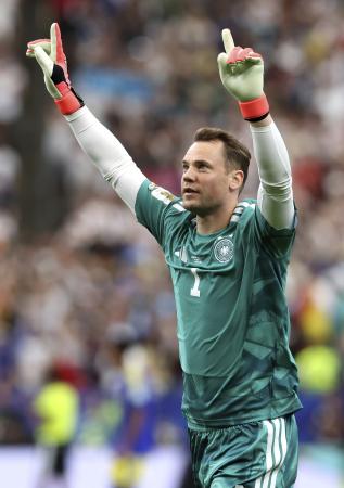 １次リーグＥ組初戦のキュラソー戦に先発したドイツのＧＫノイアー＝１４日、ヒューストン（ゲッティ＝共同）