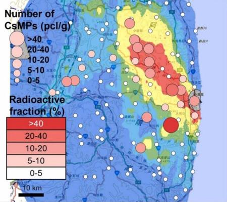 土壌１グラムに含まれる、福島第１原発から放出されたセシウムを含む微粒子の個数。円が大きいほど微粒子の個数が多い（宇都宮聡・台湾大教授提供）