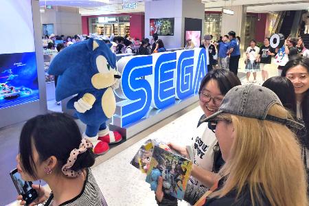 １８日、中国・北京にオープンしたセガの公式ストア（共同）
