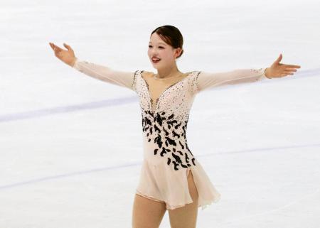 ジュニア女子フリー　演技を終えた石崎波奈＝アクアマリンちば