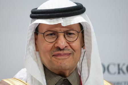サウジアラビアのアブドルアジズ・エネルギー相＝６月、ロシア・サンクトペテルブルク（タス＝共同）