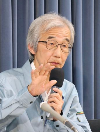 記者会見する地震調査委員会の小原一成委員長＝２９日午後、東京都千代田区