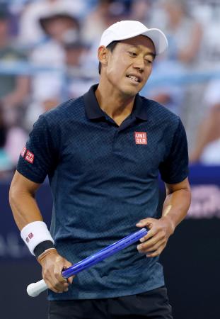 テニスのムバダラＤＣオープンの男子シングルス２回戦で厳しい表情を見せる錦織圭＝ワシントン（ゲッティ＝共同）