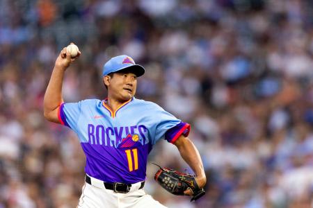 ロイヤルズ戦に先発し、６回２／３を５安打１失点で１１勝目を挙げたロッキーズ・菅野＝デンバー（ＭＬＢ提供・ゲッティ＝共同）