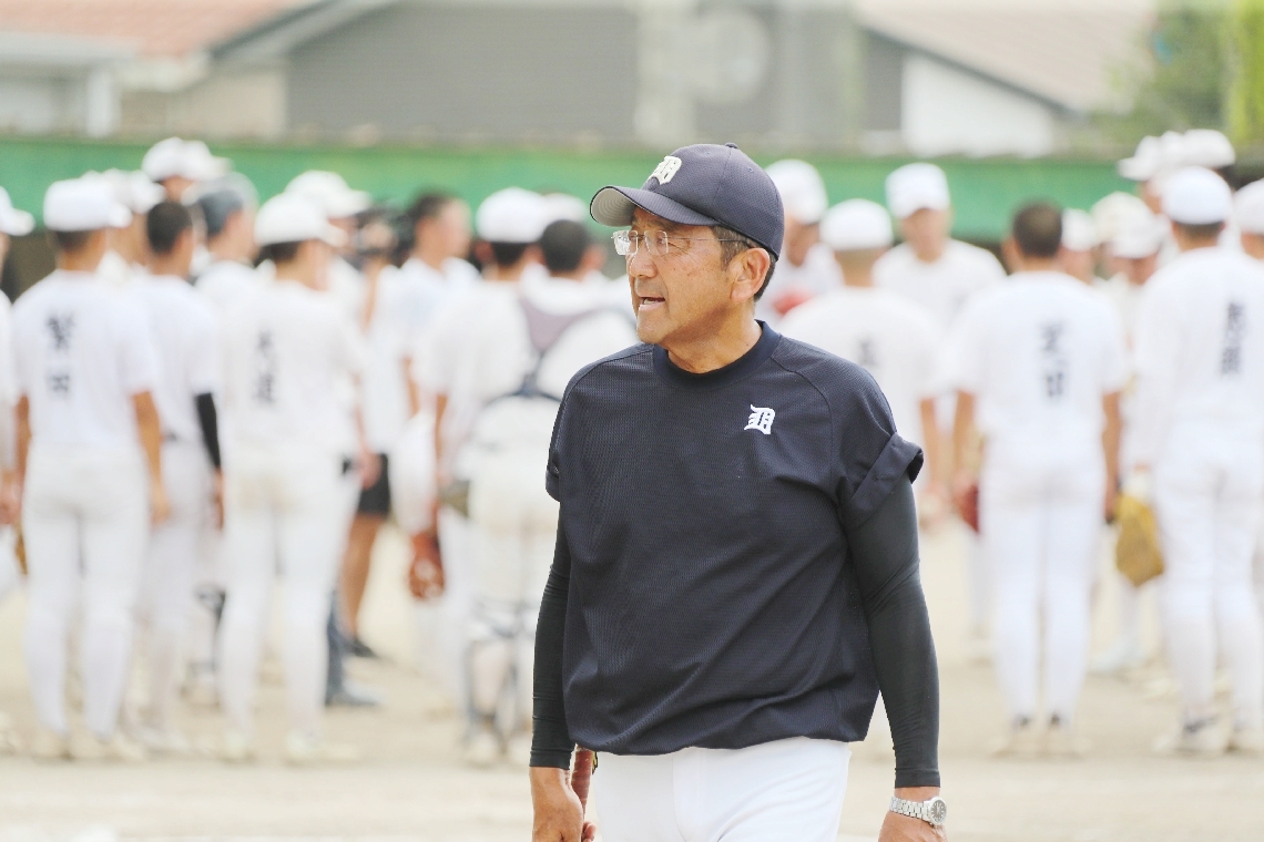 誰からも慕われる那賀監督