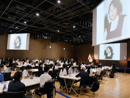 東京都内で開かれた北朝鮮による日本人拉致問題に関する「中学生サミット」＝７日午前